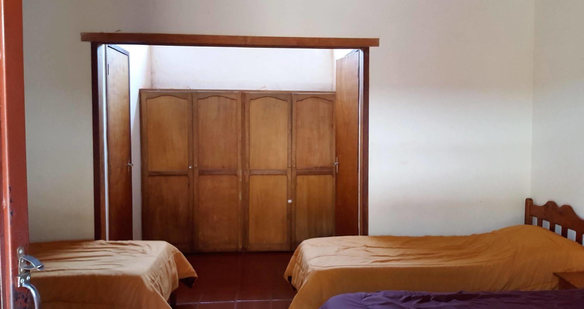 Residencial Uno Vandrerhjem Puerto Iguazú Eksteriør bilde